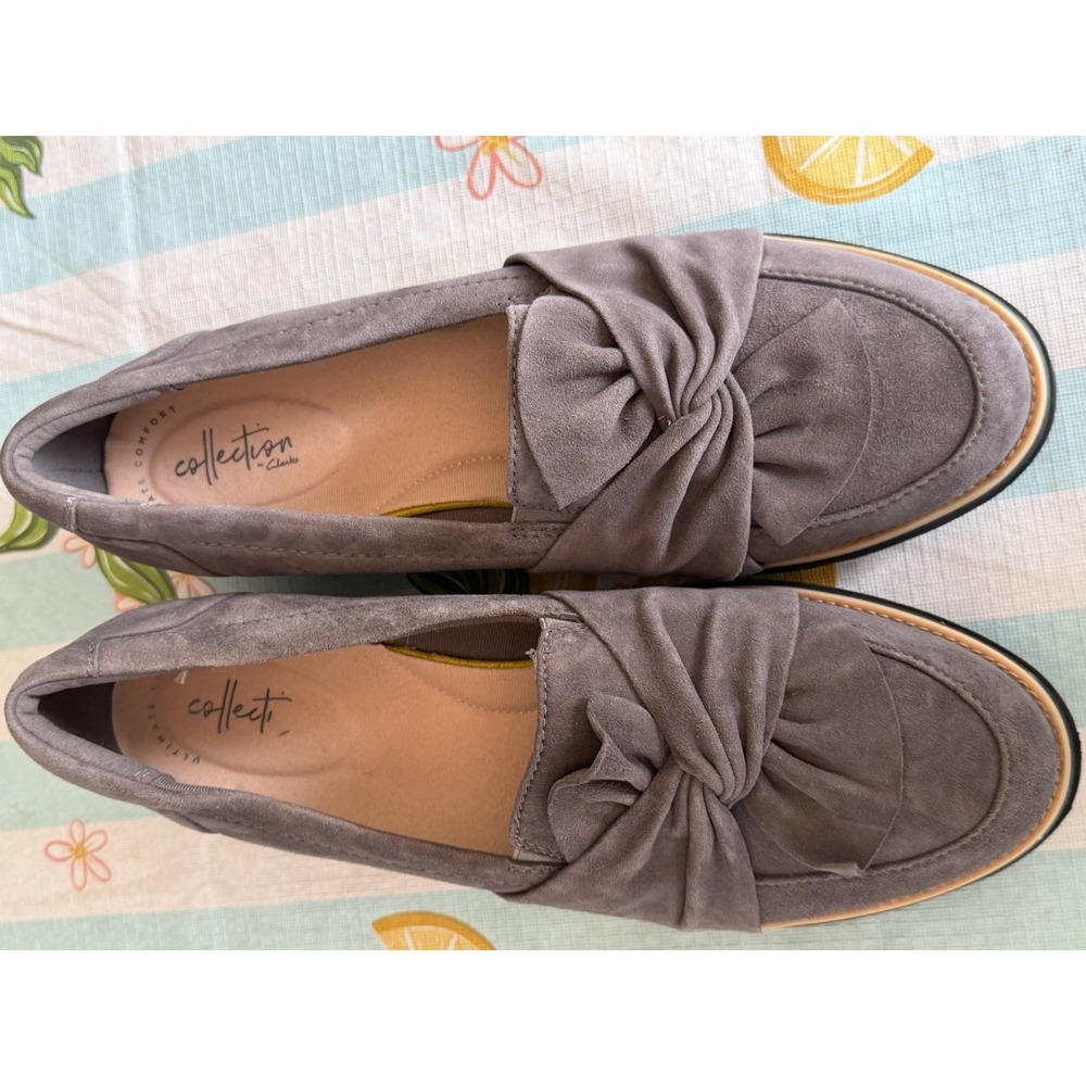 Clarks Womens Sharon Dasher Loafer Size 11 Gray Suede Platform Wedge Shoe Bow - Picture 2 of 4